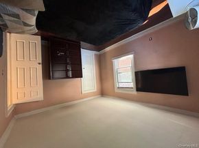 452 Macatee Place, Mineola NY 11501