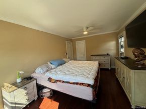 452 Macatee Place, Mineola NY 11501