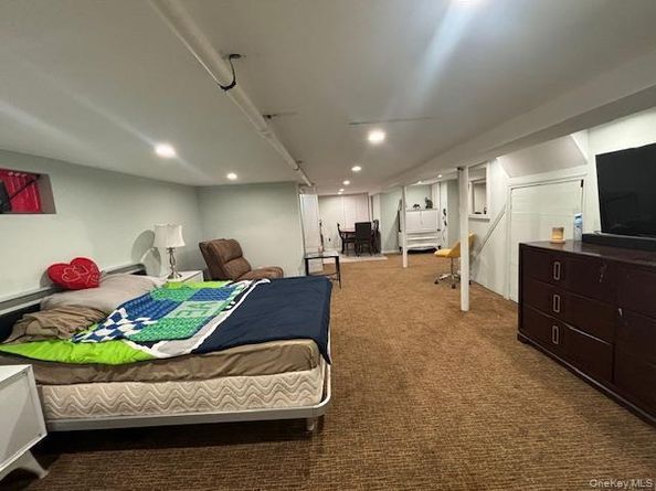 452 Macatee Place, Mineola NY 11501