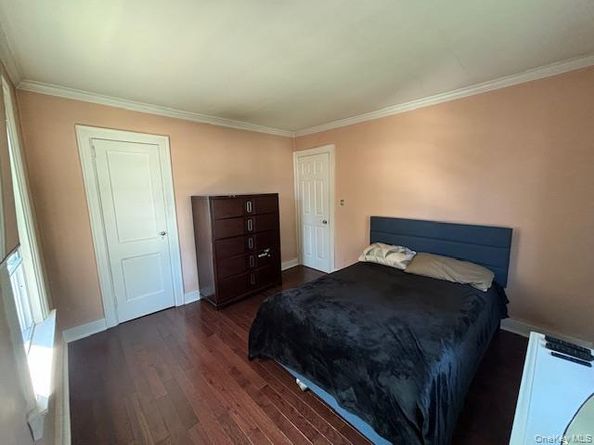 452 Macatee Place, Mineola NY 11501