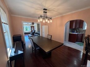 452 Macatee Place, Mineola NY 11501