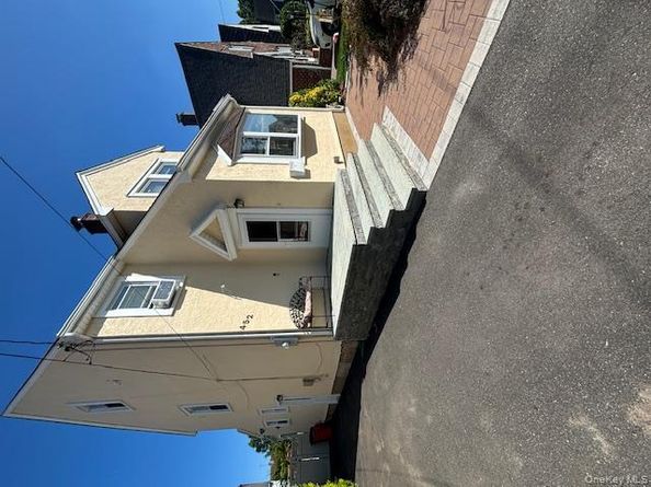 452 Macatee Place, Mineola NY 11501