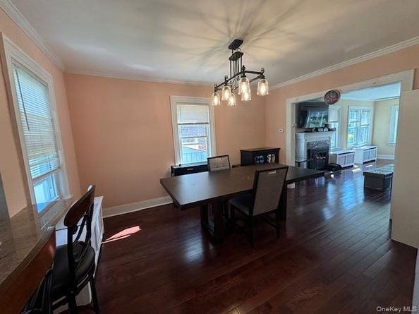 452 Macatee Place, Mineola NY 11501