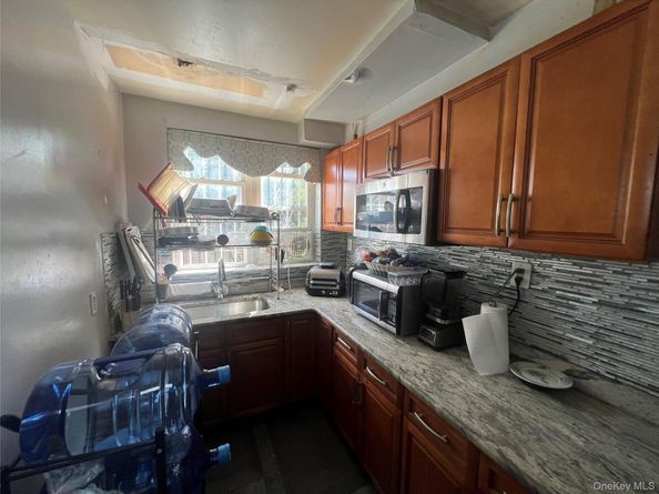 3316 Radcliff Avenue, Bronx NY 10469