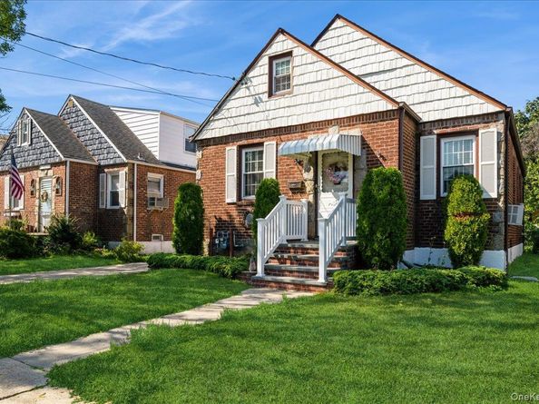 68 Fairfield Street, Valley Stream NY 11581