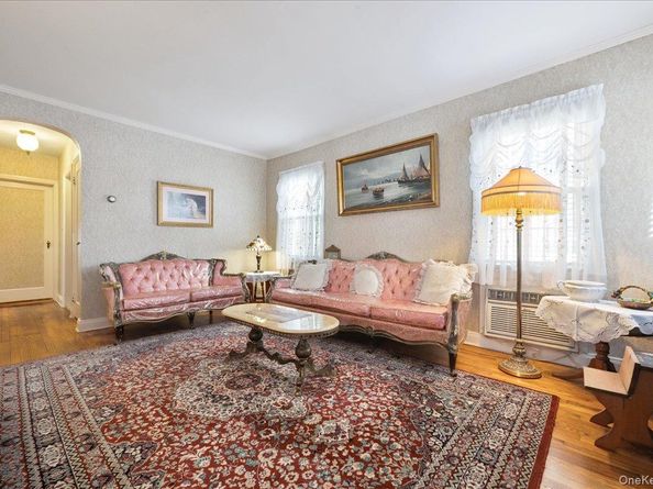 68 Fairfield Street, Valley Stream NY 11581