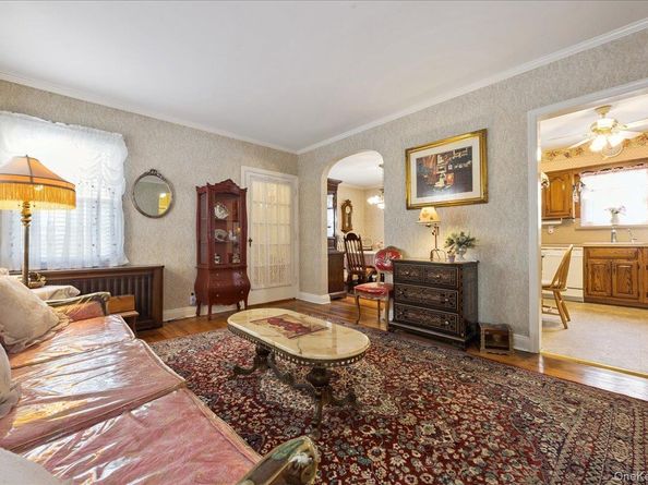 68 Fairfield Street, Valley Stream NY 11581