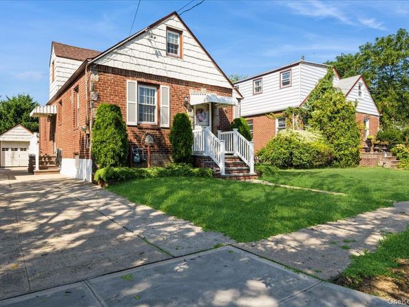 68 Fairfield Street, Valley Stream NY 11581