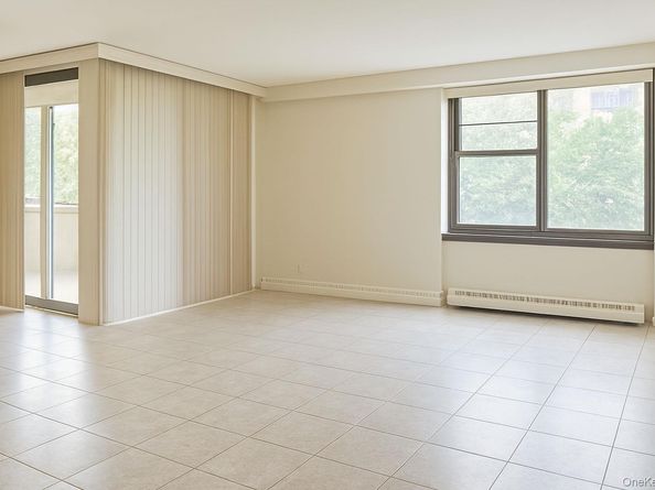 166-10 Powells Cove Boulevard 4C, Beechhurst NY 11357