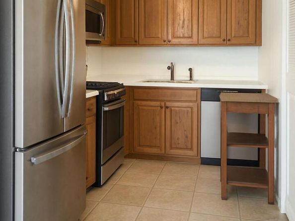 166-10 Powells Cove Boulevard 4C, Beechhurst NY 11357