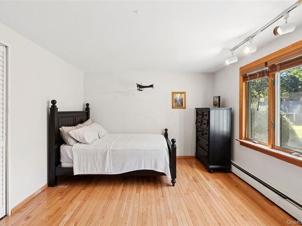 16 Sheppard Lane, Stony Brook NY 11790