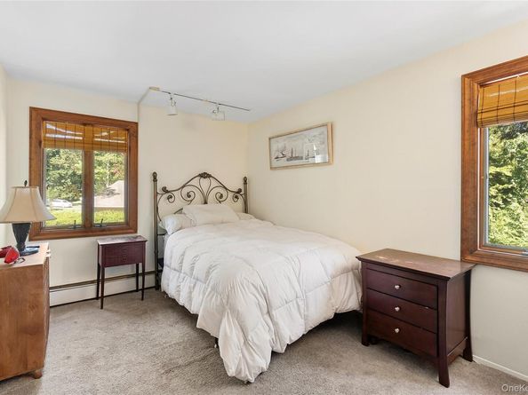 16 Sheppard Lane, Stony Brook NY 11790