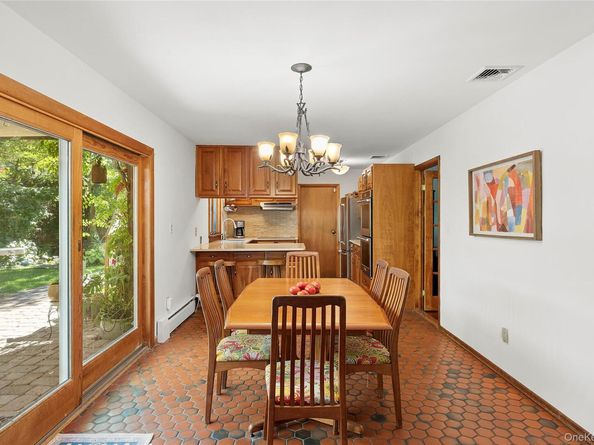 16 Sheppard Lane, Stony Brook NY 11790