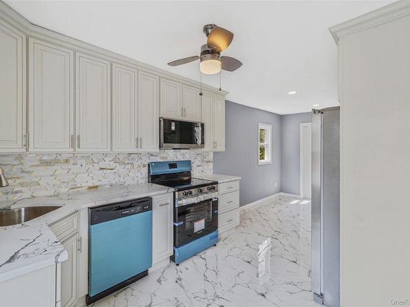 18 Jefferson Avenue, Brentwood NY 11717