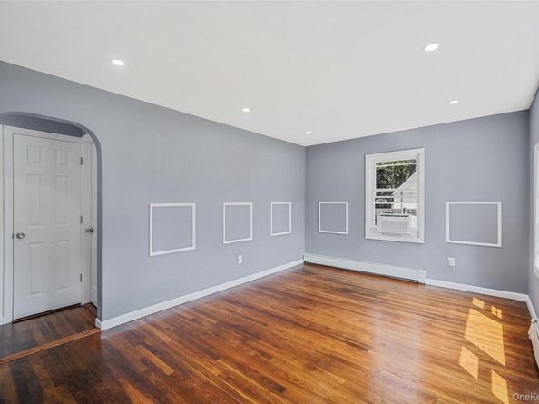 18 Jefferson Avenue, Brentwood NY 11717