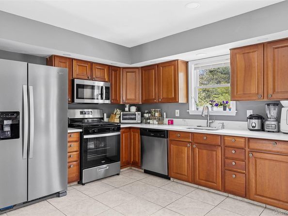 11 Grand Avenue, Yaphank NY 11980