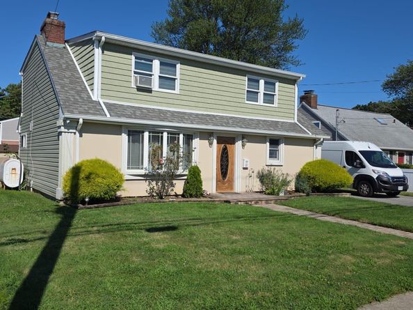 31 N Emerson Avenue, Copiague NY 11726
