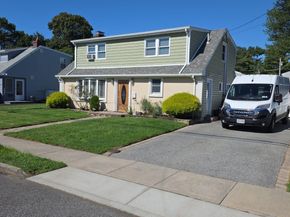 31 N Emerson Avenue, Copiague NY 11726