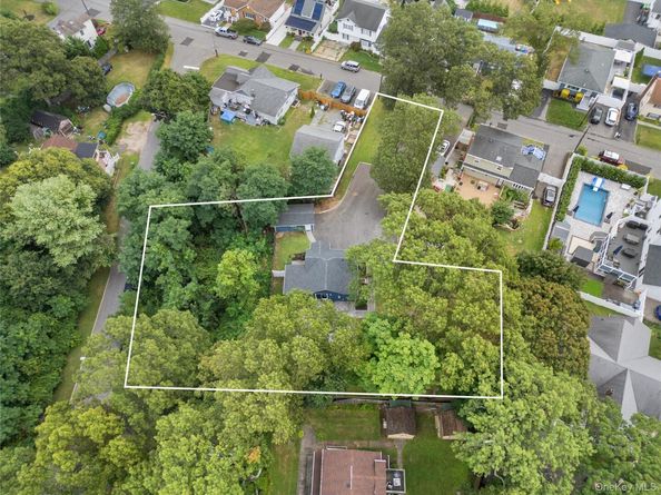 22 Lake Shore Drive, Ronkonkoma NY 11779