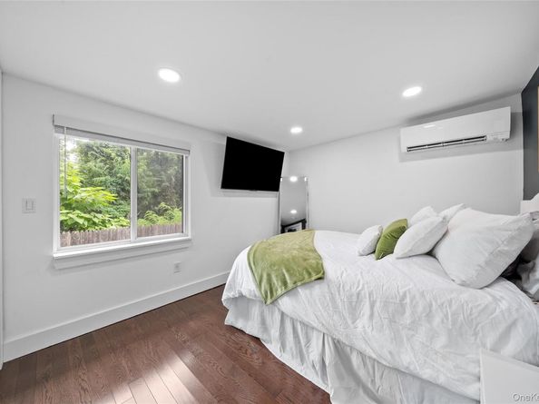 22 Lake Shore Drive, Ronkonkoma NY 11779