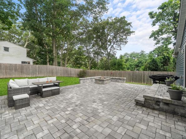 22 Lake Shore Drive, Ronkonkoma NY 11779