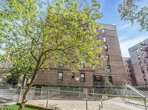 83-20 141 St 6N, Briarwood NY 11435