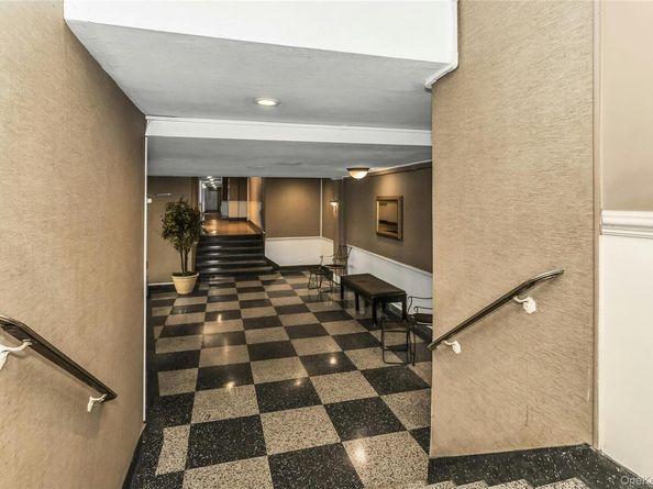 83-20 141 St 6N, Briarwood NY 11435