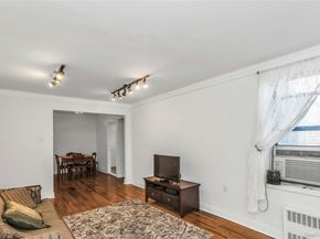83-20 141 St 6N, Briarwood NY 11435