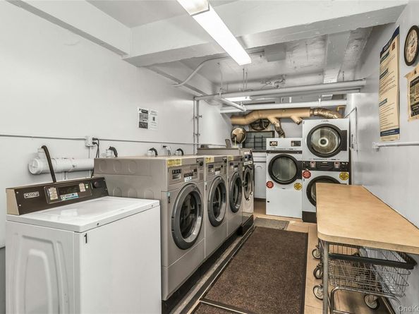 83-20 141 St 6N, Briarwood NY 11435
