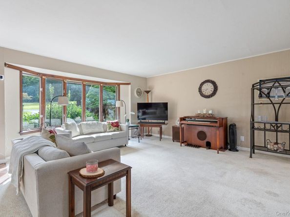 24 Conscience Circle, Setauket NY 11733