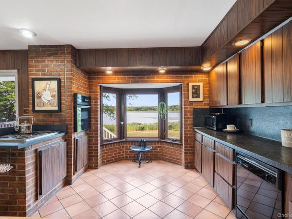 24 Conscience Circle, Setauket NY 11733