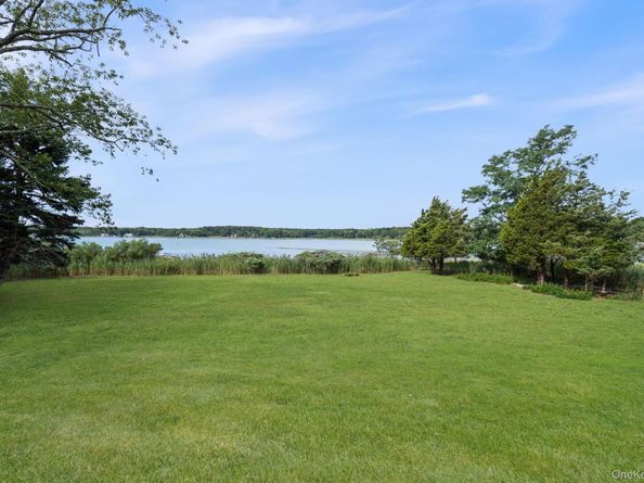 24 Conscience Circle, Setauket NY 11733