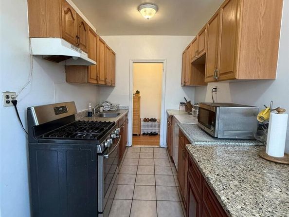 165-20 Highland Avenue 404, Jamaica Hills NY 11432