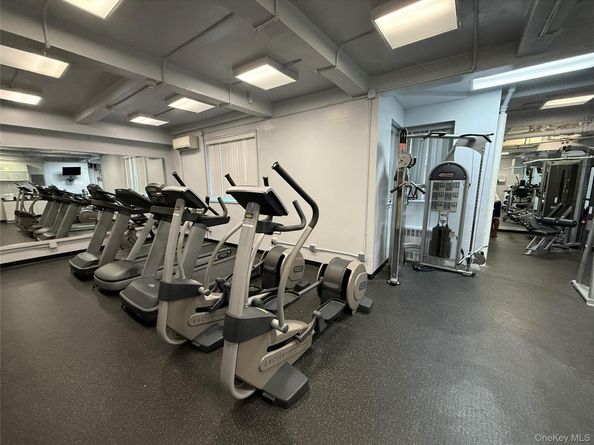 30 Ehrbar ave 311, Fleetwood NY 10552