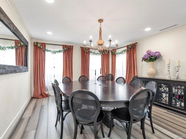 8 Family Lane, Levittown NY 11756
