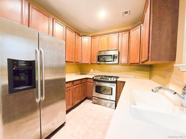 31 Stahlman Lane, Patchogue NY 11772