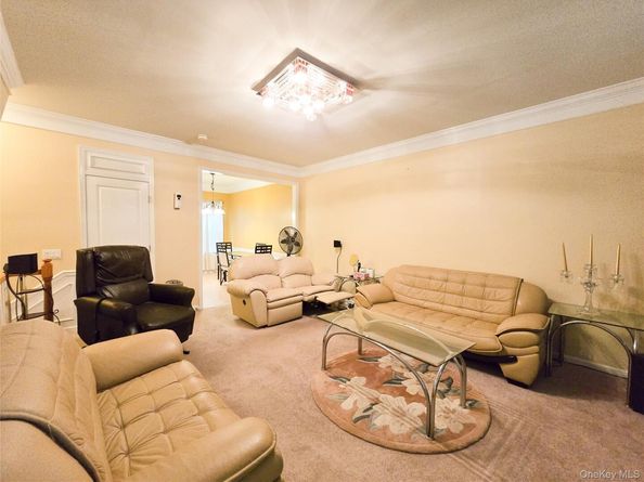 31 Stahlman Lane, Patchogue NY 11772