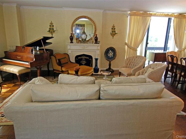 27010 Grand Central Parkway 5V, Floral Park NY 11005