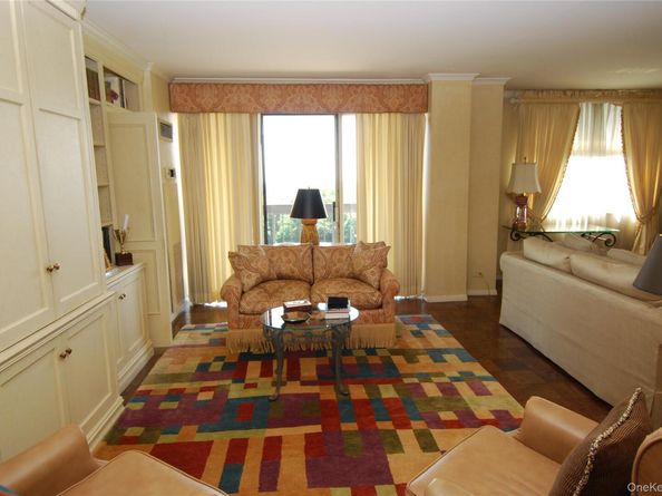 27010 Grand Central Parkway 5V, Floral Park NY 11005