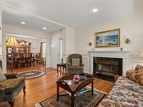 21 Oakmont Lane, Bay Shore NY 11706