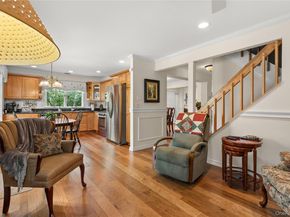 21 Oakmont Lane, Bay Shore NY 11706