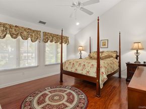 21 Oakmont Lane, Bay Shore NY 11706