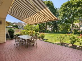 21 Oakmont Lane, Bay Shore NY 11706