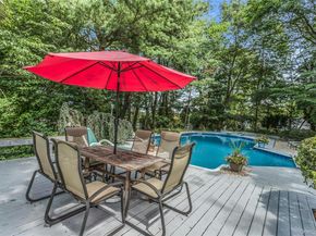 29 Elmwood Court, Plainview NY 11803