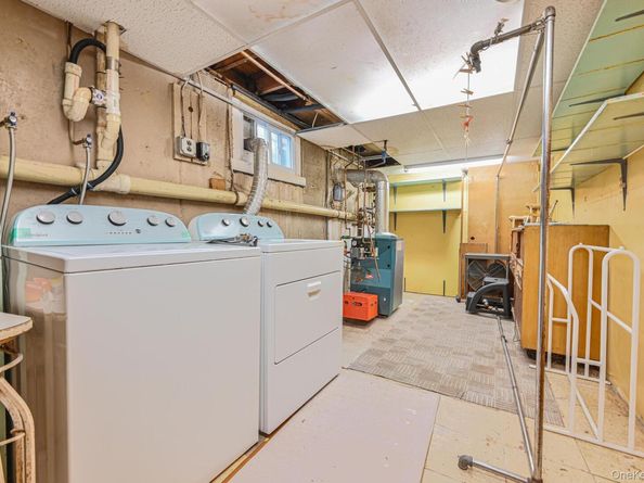 45 Roslyn Road, Roslyn Heights NY 11577