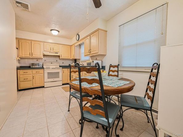 45 Roslyn Road, Roslyn Heights NY 11577