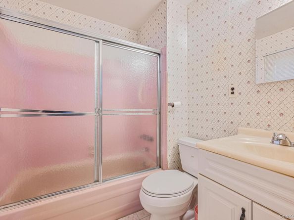 45 Roslyn Road, Roslyn Heights NY 11577