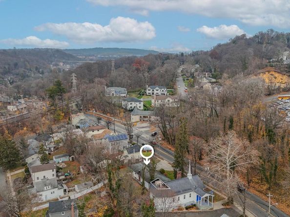 45 Roslyn Road, Roslyn Heights NY 11577