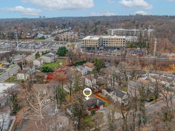 45 Roslyn Road, Roslyn Heights NY 11577