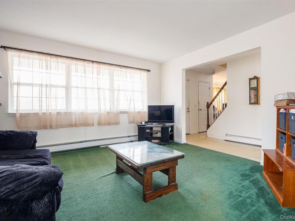 24 Lonscreek Place, Mastic Beach NY 11951